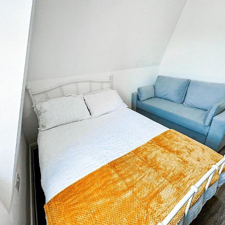 Lovely Studio Apartment Maidstone Buitenkant foto